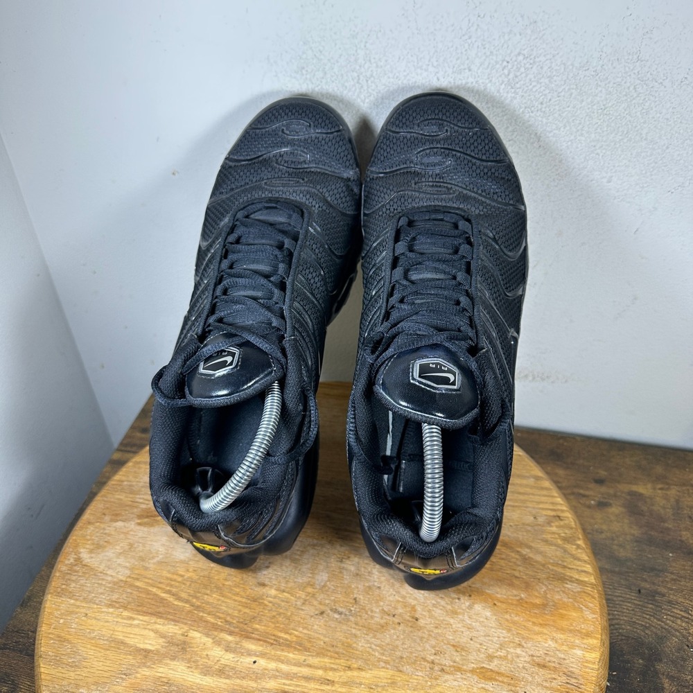 Nike Air Max Plus TN Triple Black Mens Running Shoes 604133-050 Size 12 Sneaker - Picture 6 of 8